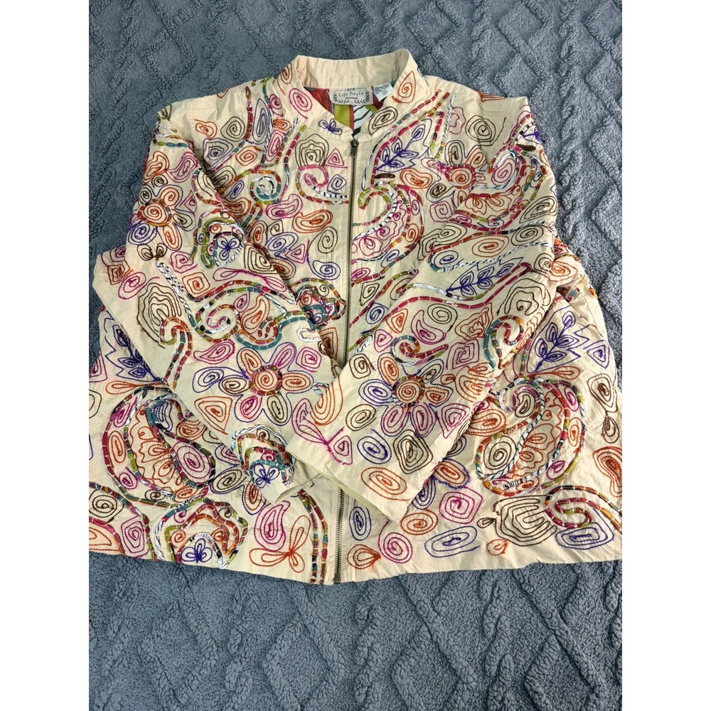 Lifestyle woman 2X Floral Embroidered Jacket